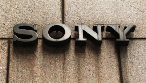 S­o­n­y­,­ ­K­a­n­a­d­a­­d­a­k­i­ ­M­a­ğ­a­z­a­l­a­r­ı­n­ı­ ­K­a­p­a­t­ı­y­o­r­